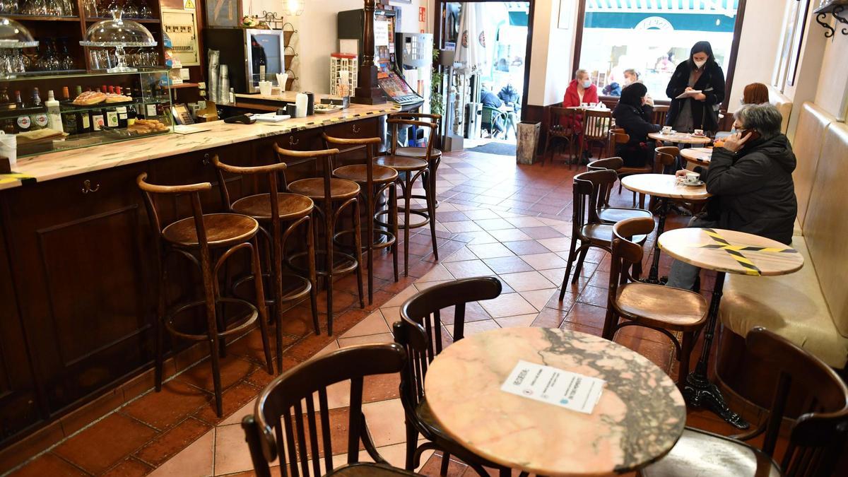 Interior de un local de hostelería de A Coruña