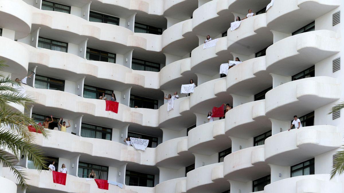 Hotel donde se encuentran los estudiantes.