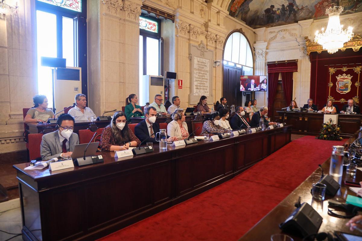 Encuentro de la delegación del BIE con el Consejo Social de la Ciudad de Málaga.