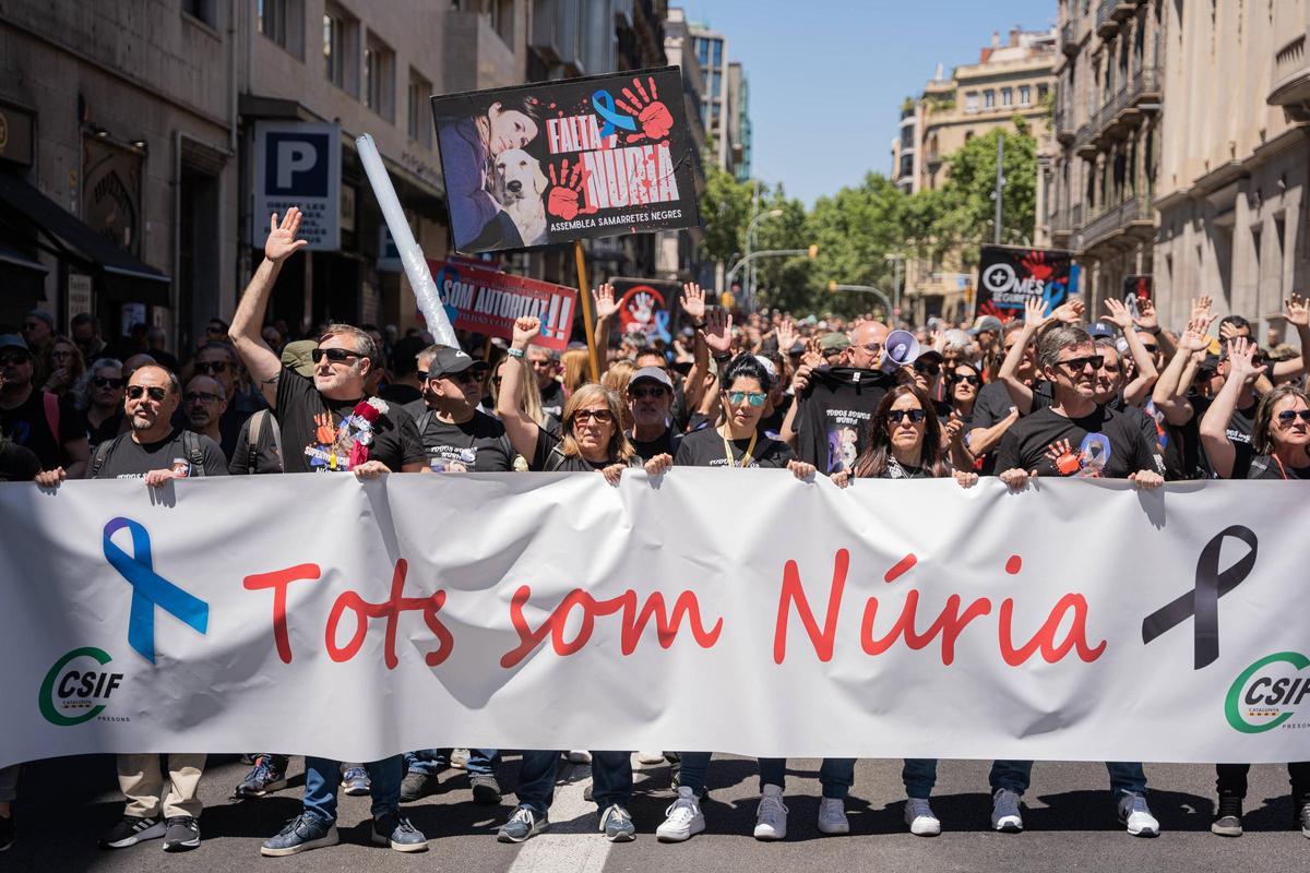 Trabajadores de prisiones se manifiestan en Barcelona para tener mayor seguridad.