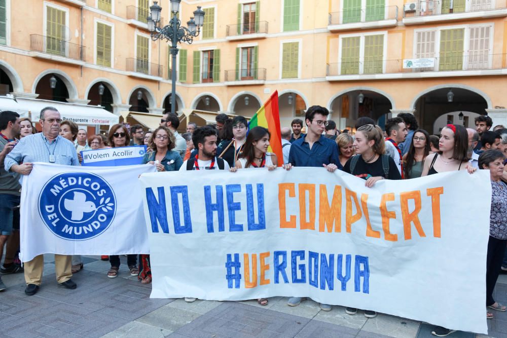 Cientos de personas critican en Palma que no se cumpla con la acogida de refugiados