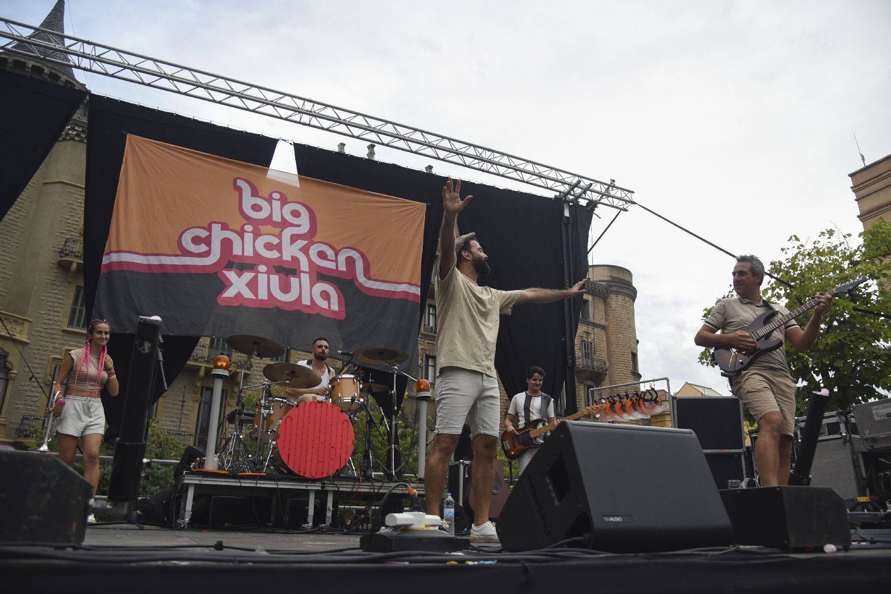 Troba't a les imatges de l'espectacle de Xiula a la Festa Major de Manresa