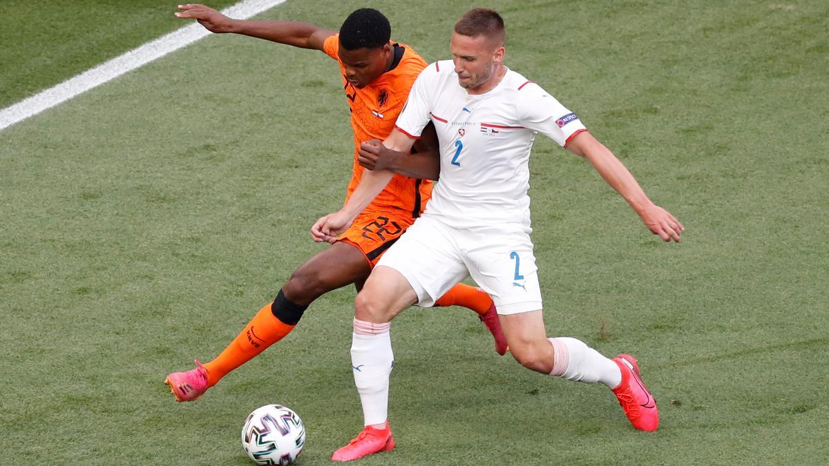 Denzel Dumfries (Países Bajos) Denzel Dumfries (Países Bajos)