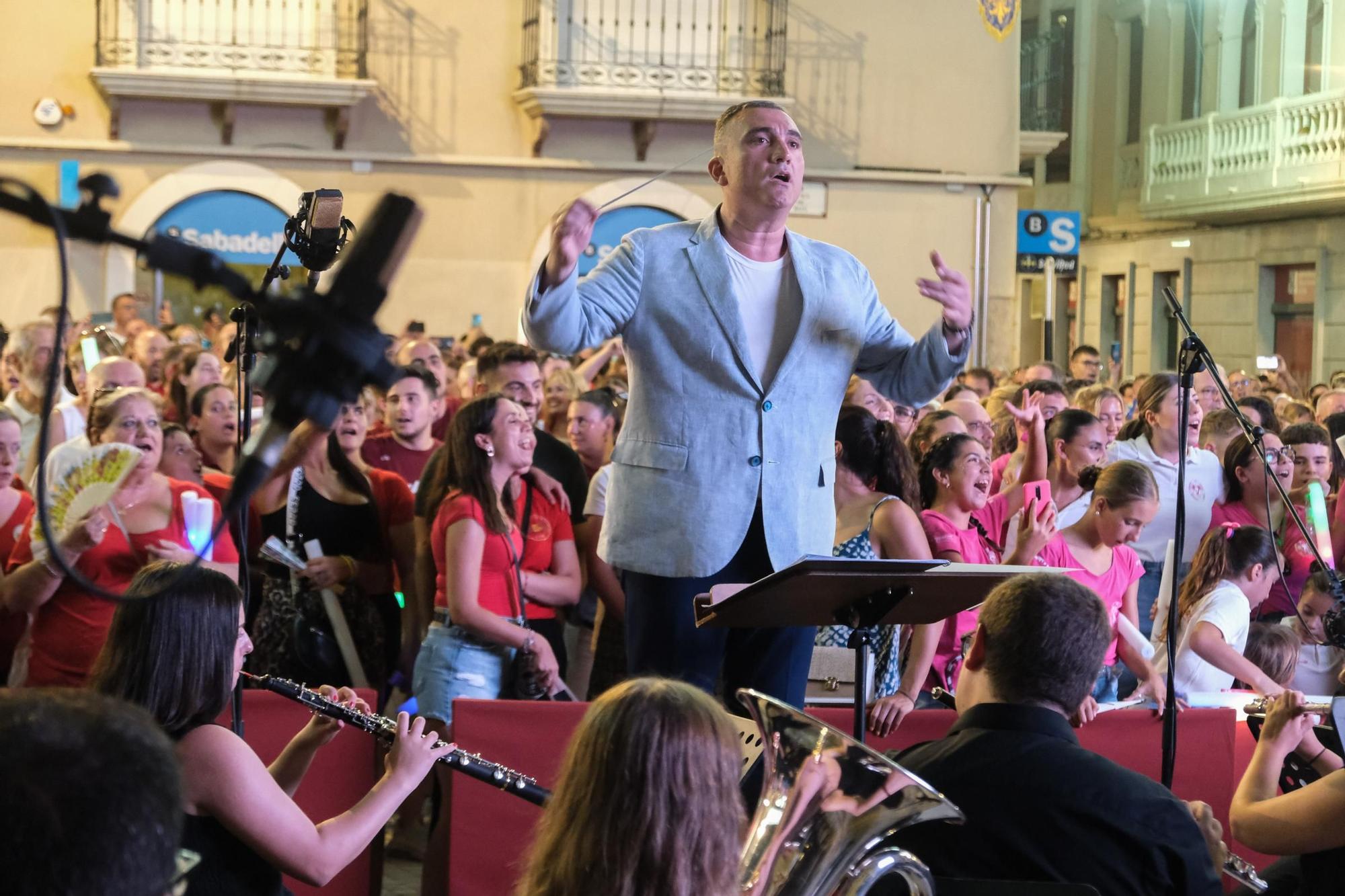 Así ha sido el acto del pregón de las Fiestas de Elche