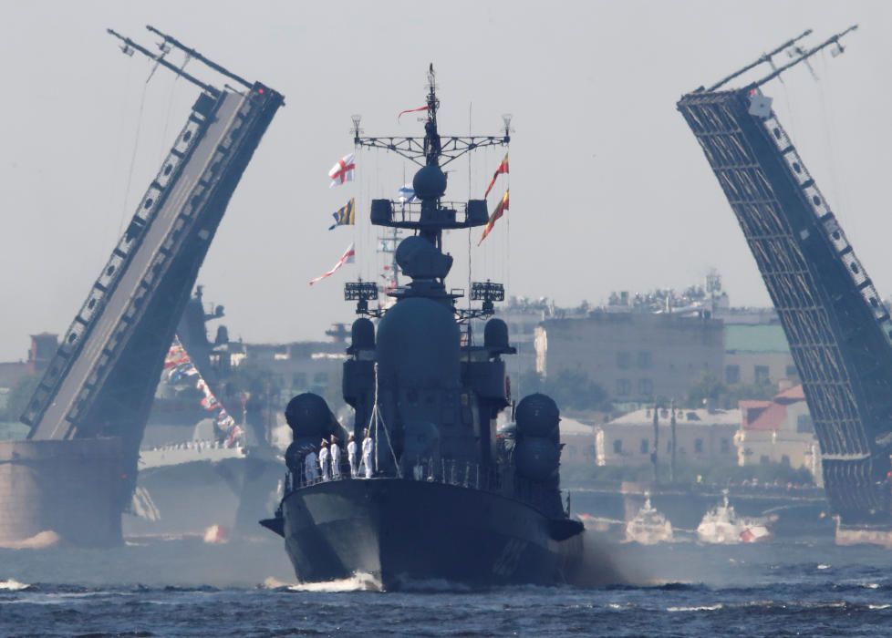 Rehearsal for the Navy Day parade in Saint ...