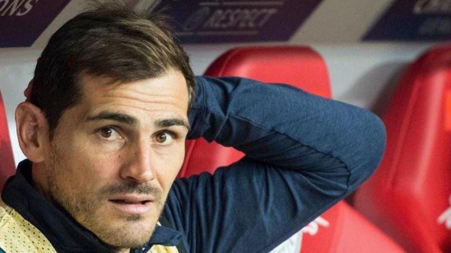 Iker Casillas niega que el hombre pisara la Luna