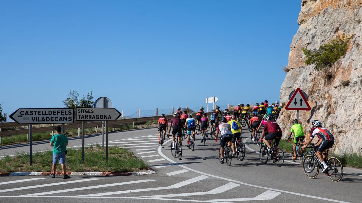 Las costas del Garraf escenario para el homenaje a los dos ciclistas fallecidos en Castellbisbal.