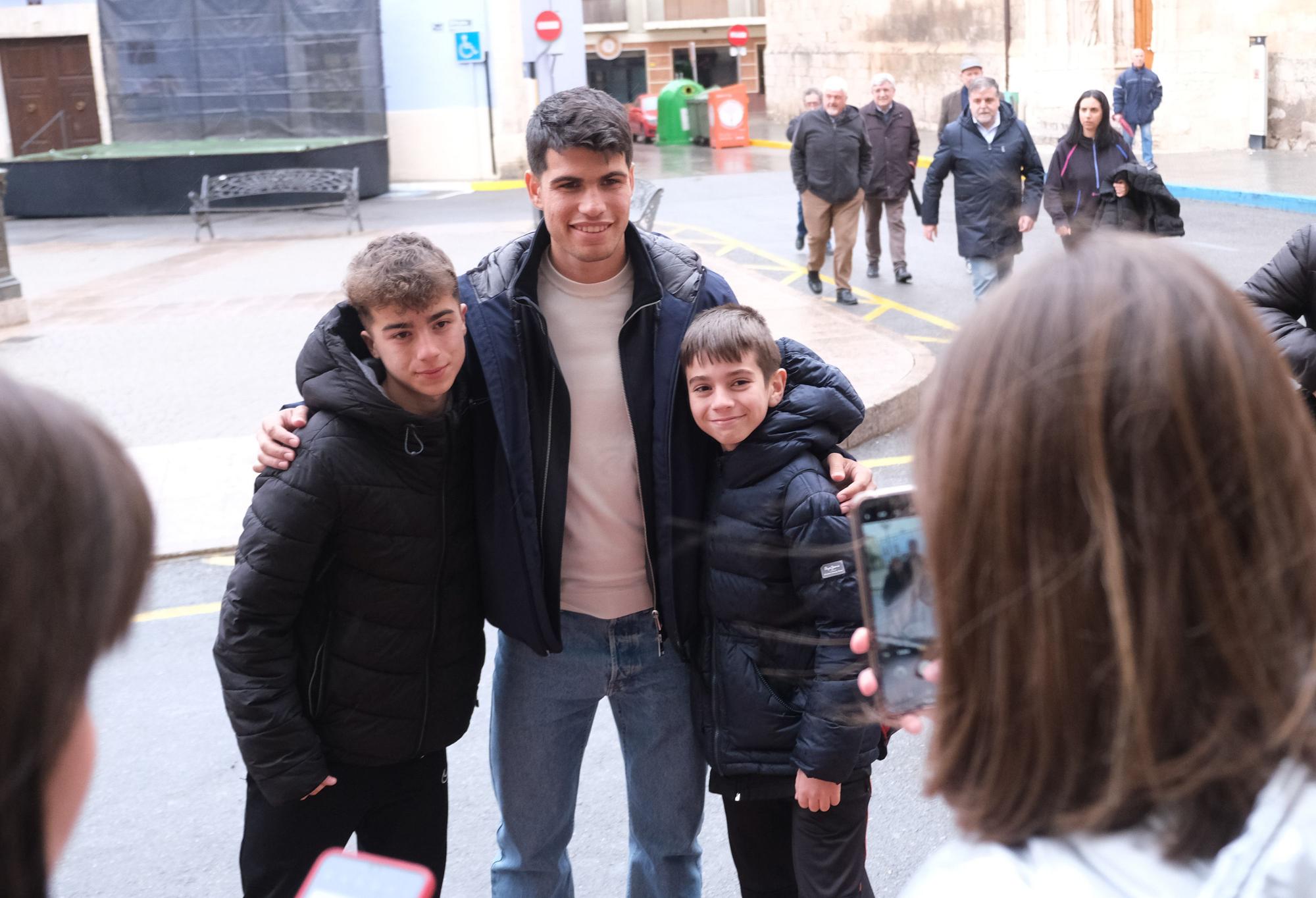 Carlos Alcaraz levanta pasiones en Villena