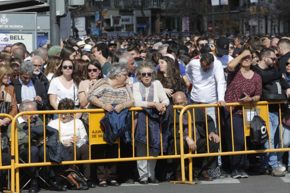 Búscate en el público de la mascletà del 1 de marzo