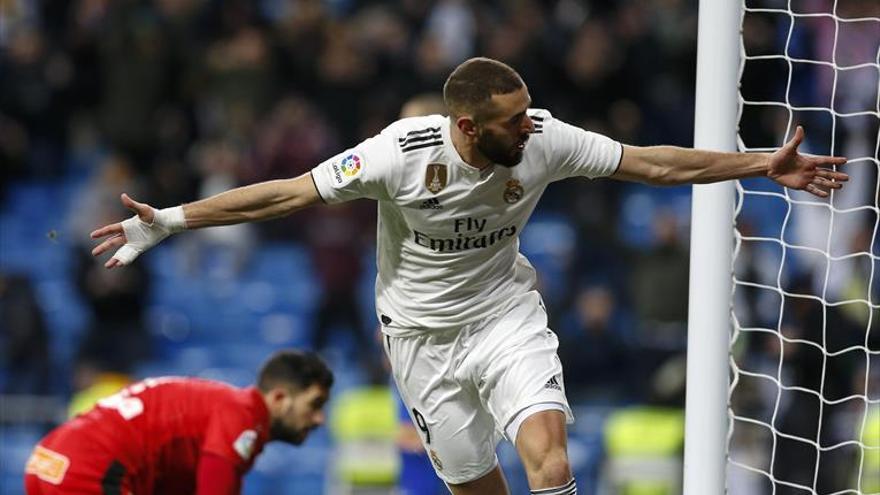 Benzema y Vinicius enganchan de nuevo al Madrid a la Liga