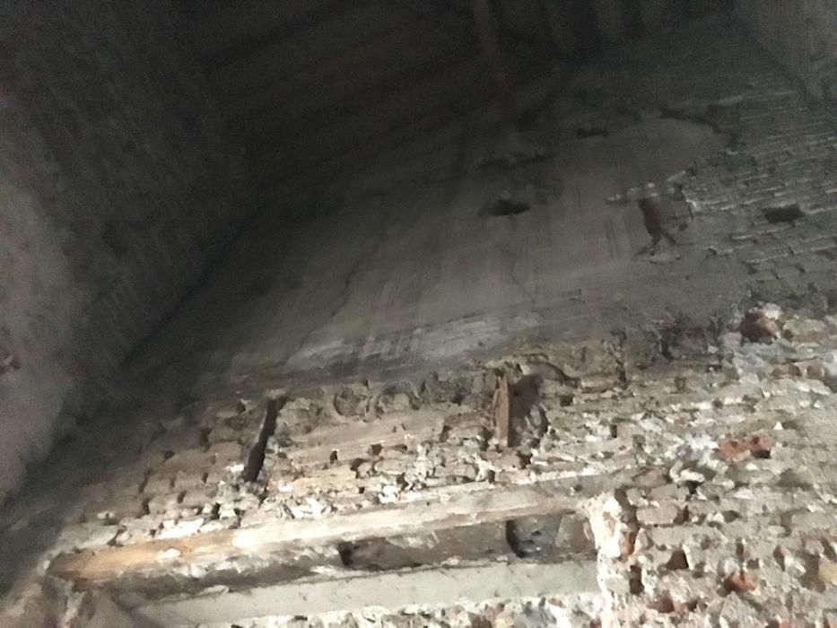 Visita a las obras del interior de la iglesia de Santiago