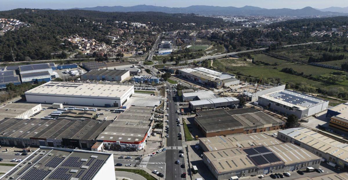 Sindicats i Govern estudien línies de bus als polígons