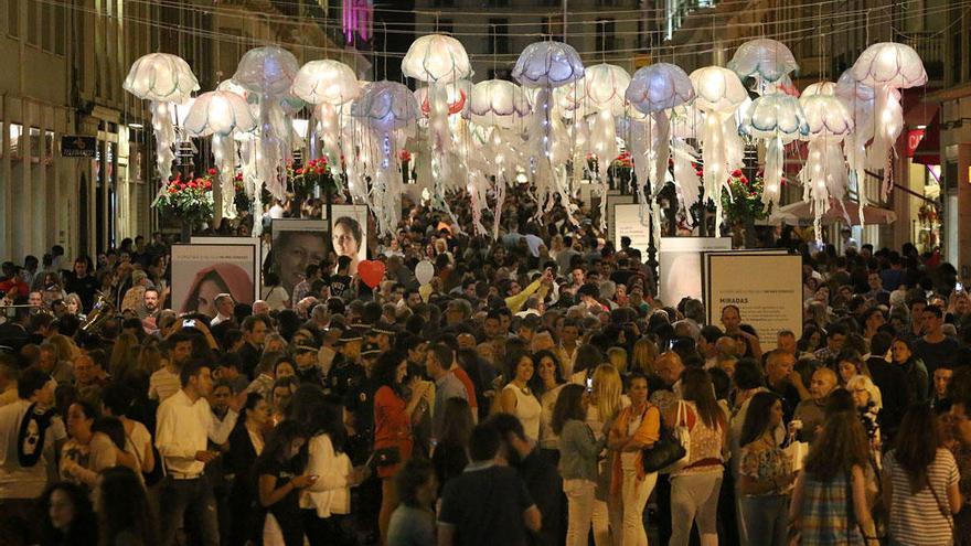 Ambiente en la calle Larios en la Noche en Blanco de 2015.