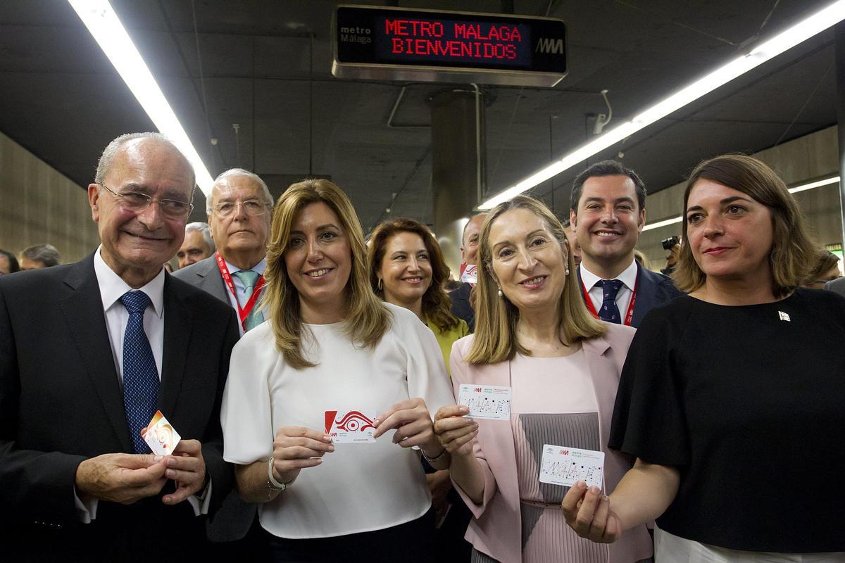 Francisco de la Torre junto a Susana Díaz, presidenta de la Junta, Ana Pastor, ministra de Fomento, y Elena Cortés, consejera de Fomento, en la inauguración del Metro de Málaga en 2014.