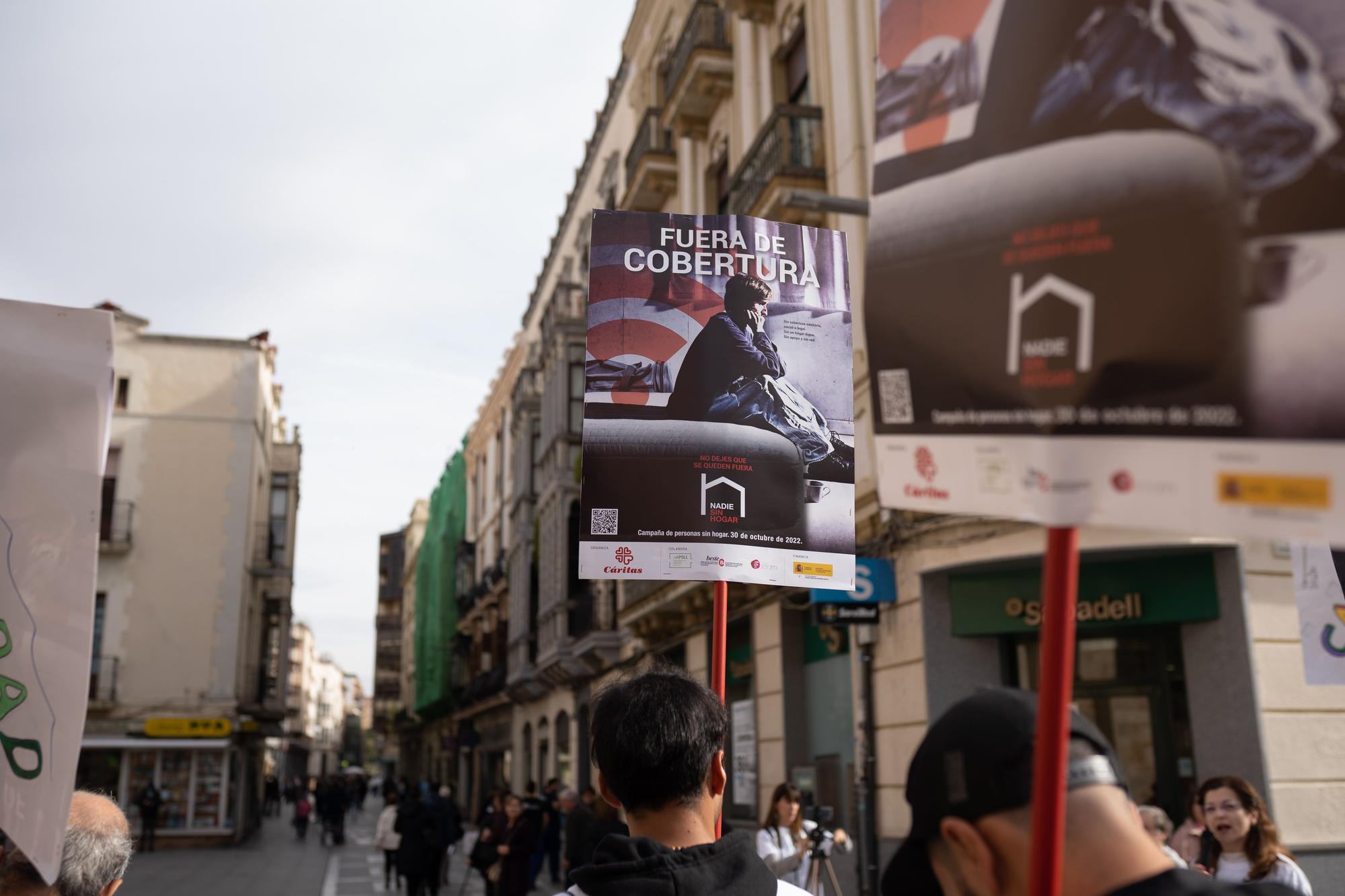 Carteles de la campaña sobre la Personas sin Hogar de Cáritas.