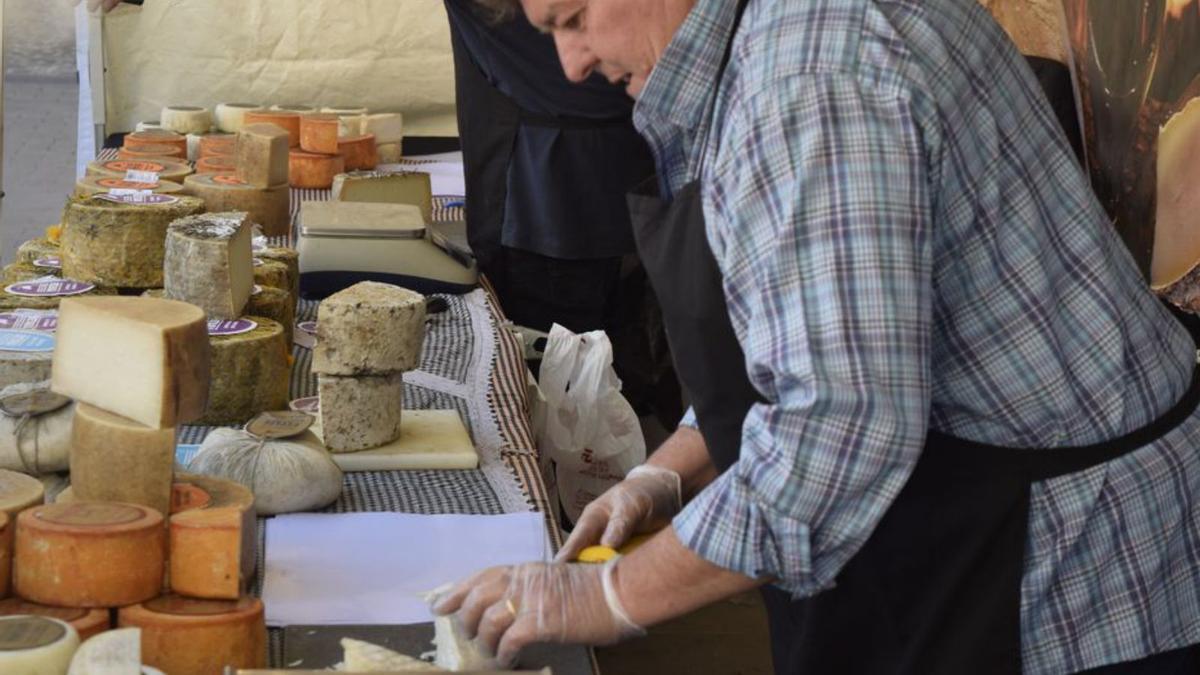 Parades d’alimentació i artesania s’estendran pel nucli antic | ARXIU/RICARD MONSÓ