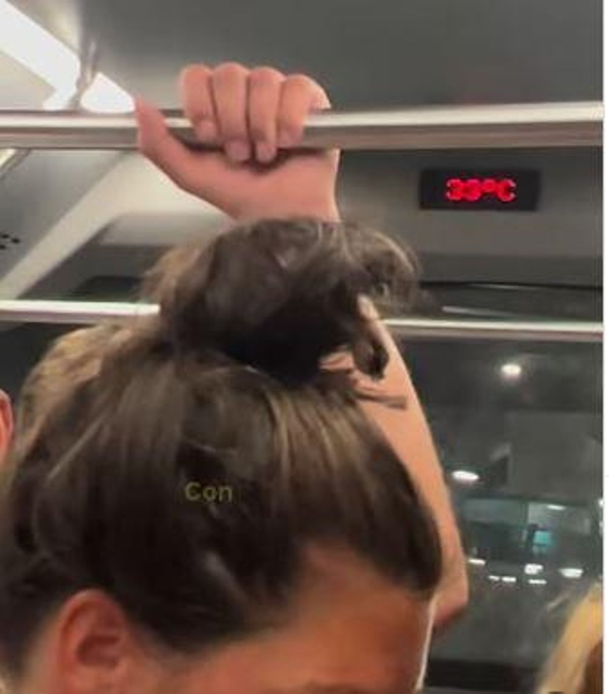 El termómetro del autobús marcaba 33 grados