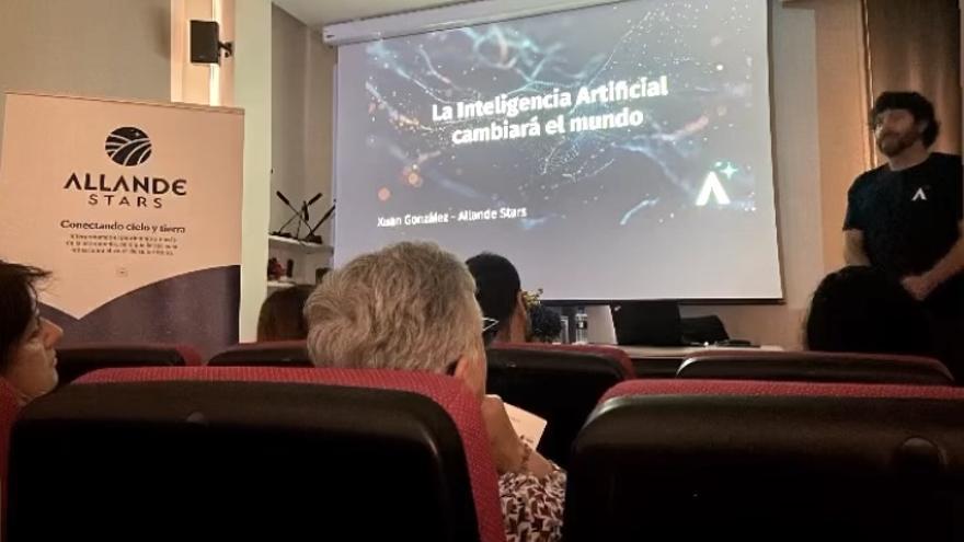 Xuan González alerta en Salas sobre la inteligencia artificial: &quot;Afectará a casi todos los aspectos de nuestra vida&quot;