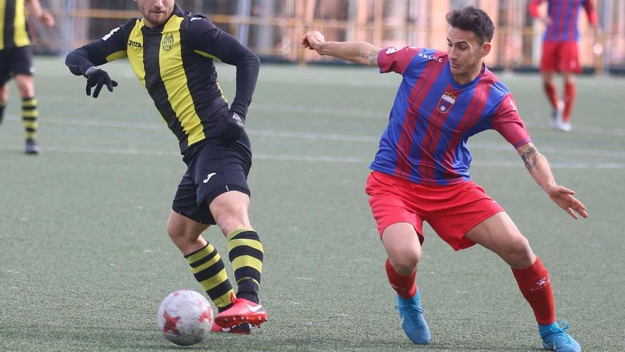 Luis Acosta, en su último partido con el Eldense.