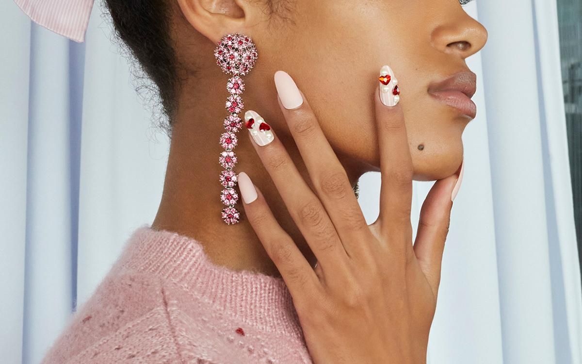 Cuatro manicuras para esta primavera (incluida una para ser la invitada perfecta)