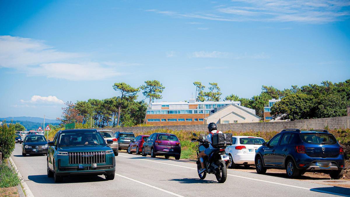 La presencia de turismos y motos en las carreteras mantiene una tendencia al alza.