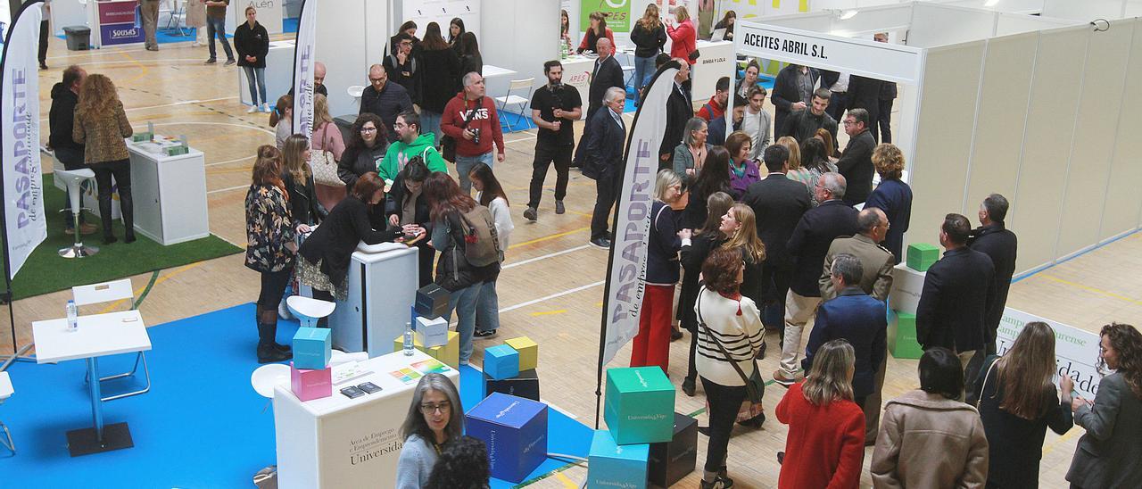 Feria de empleo celebrada este año en el campus de Ourense.