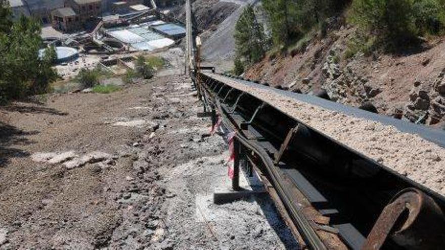 Cinta transportadora que trasllada el material des de la planta de Sallent cap al runam del Cogulló