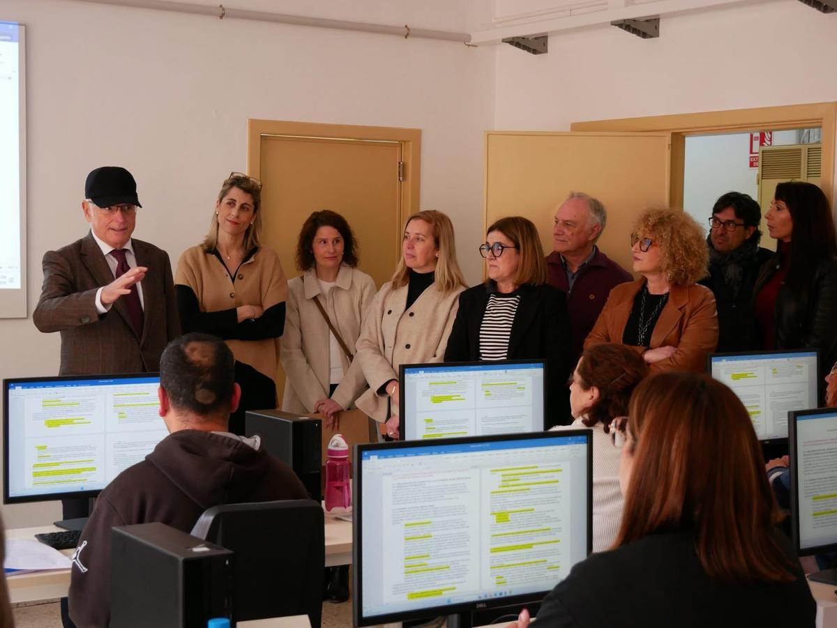 Sala de ordenadores en la escuela taller de Crevillent