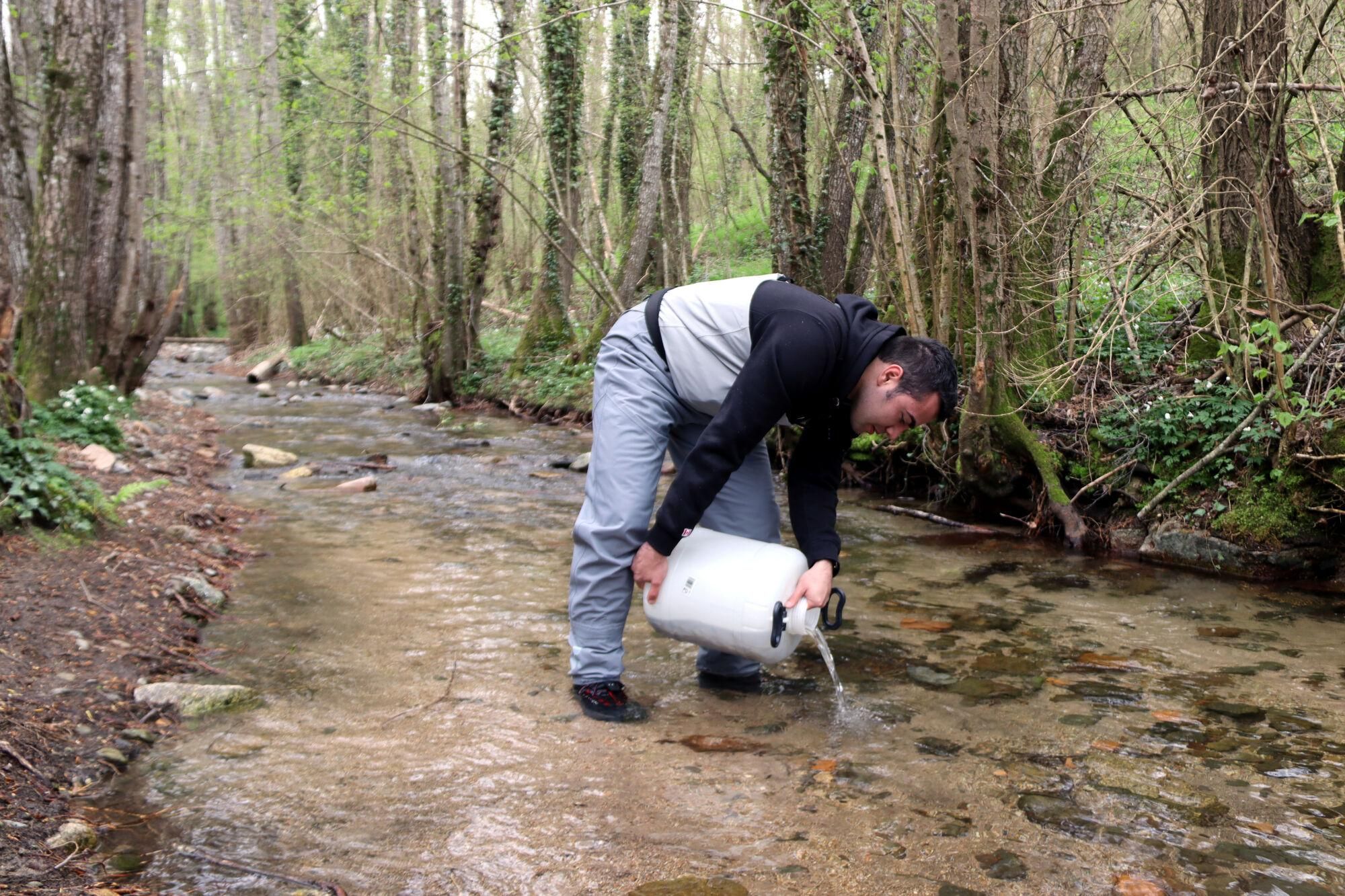 La Societat de Pescadors de Viladrau ha engegat un pla de recuperació de la riera Major