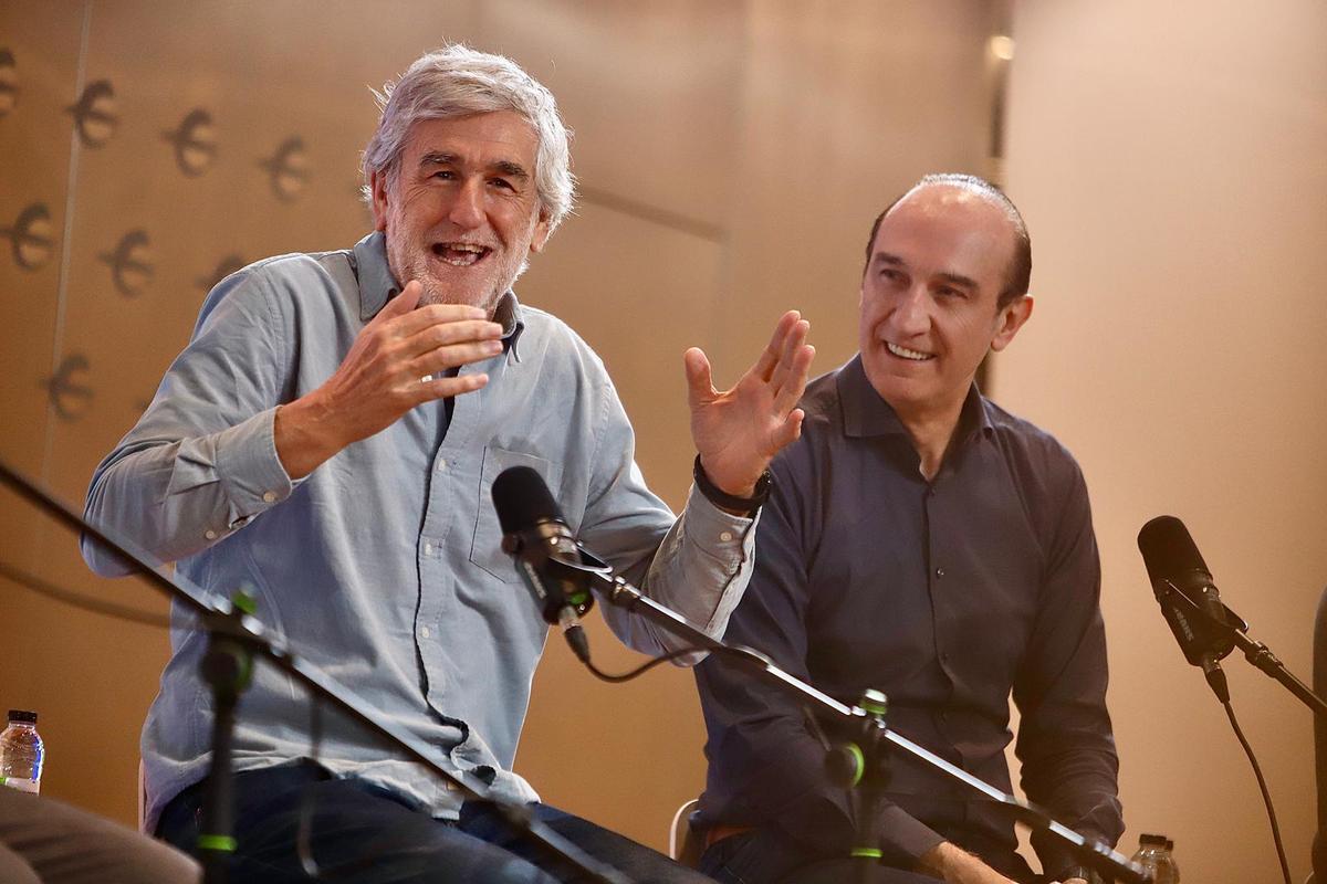 EN IMÁGENES | Los protagonistas de la histórica plata de baloncesto de Los Ángeles 84 rememoran la gesta en Zaragoza