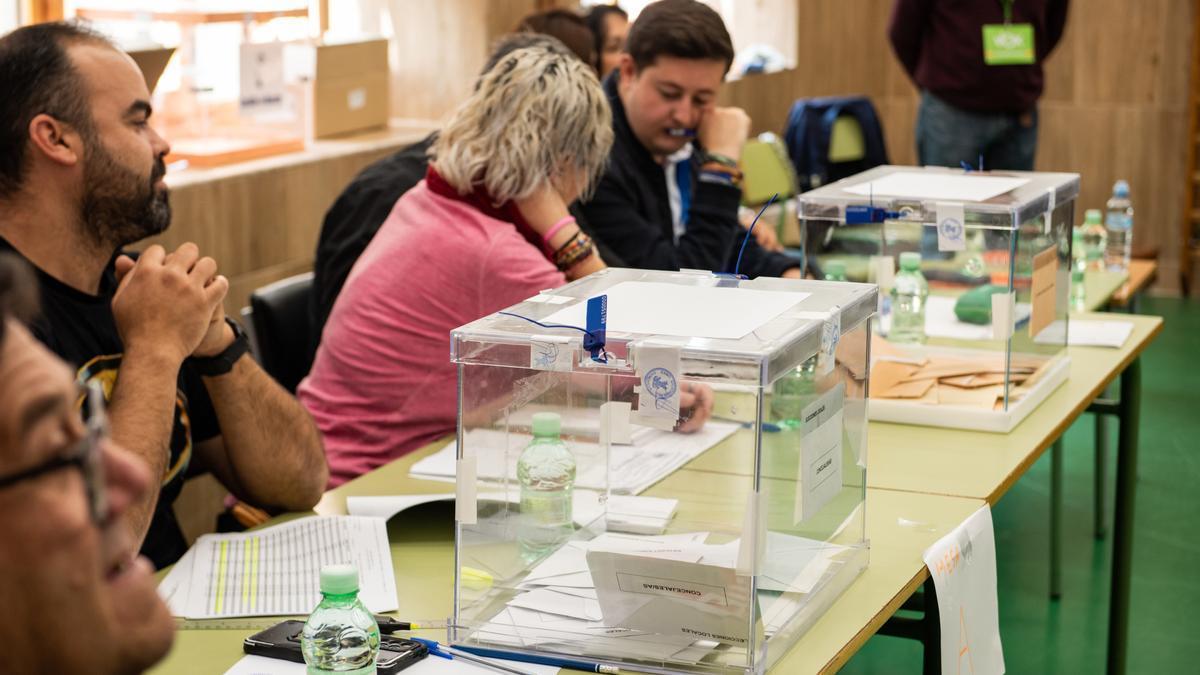 Una mesa electoral