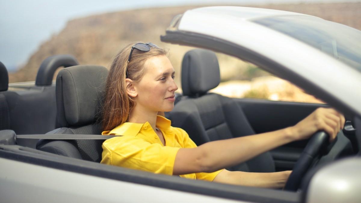 Mujer al volante NO hay peligro constante