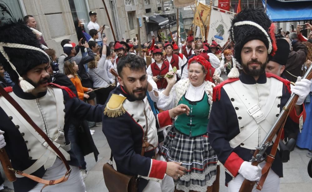 La representación de la expulsión de las tropas invasoras francesas congrega en el casco histórico a miles de personas para disfrutar del broche de oro a un fin de semana de fiesta.