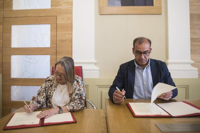 Galería | Firma del convenio entre Cáceres y Acuaes