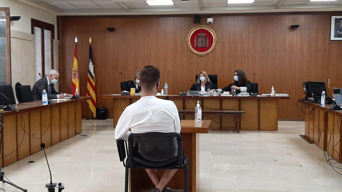 Condenado a tres años y medio de prisión por abusar de una menor de 16 años en el Llevant