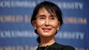 (FILES) In this file photo taken on September 22, 2012, Myanmar member of parliament Aung San Suu Kyi speaks in Low Memorial Library at Columbia University in New York. - Detained Myanmar leader Aung San Suu Kyi on May 24, 2021 voiced defiance in her first public comments since being held in a coup, vowing her ousted political party would exist as long as the people exist. (Photo by Stan HONDA / AFP)