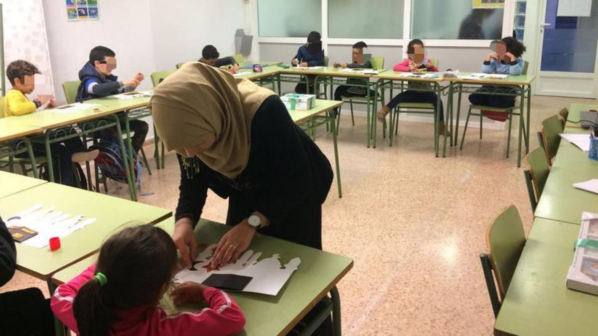 La Comunidad imparte clases de árabe para niños. | LEVANTE-EMV