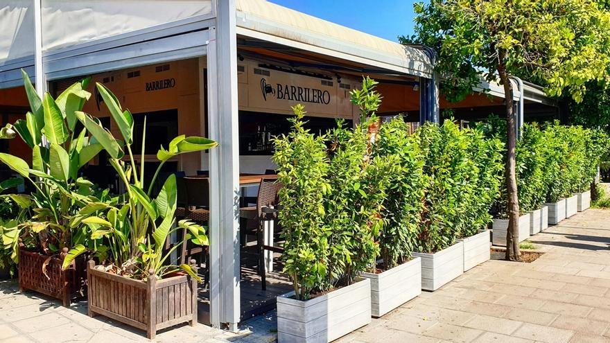 Barrilero cuenta con una espectacular terraza donde puedes disfrutar de su oferta gastronómica.