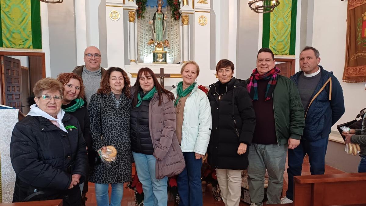 Junta de la Esperanza y concejales del Ayuntamiento, con la alcaldesa a la cabeza.