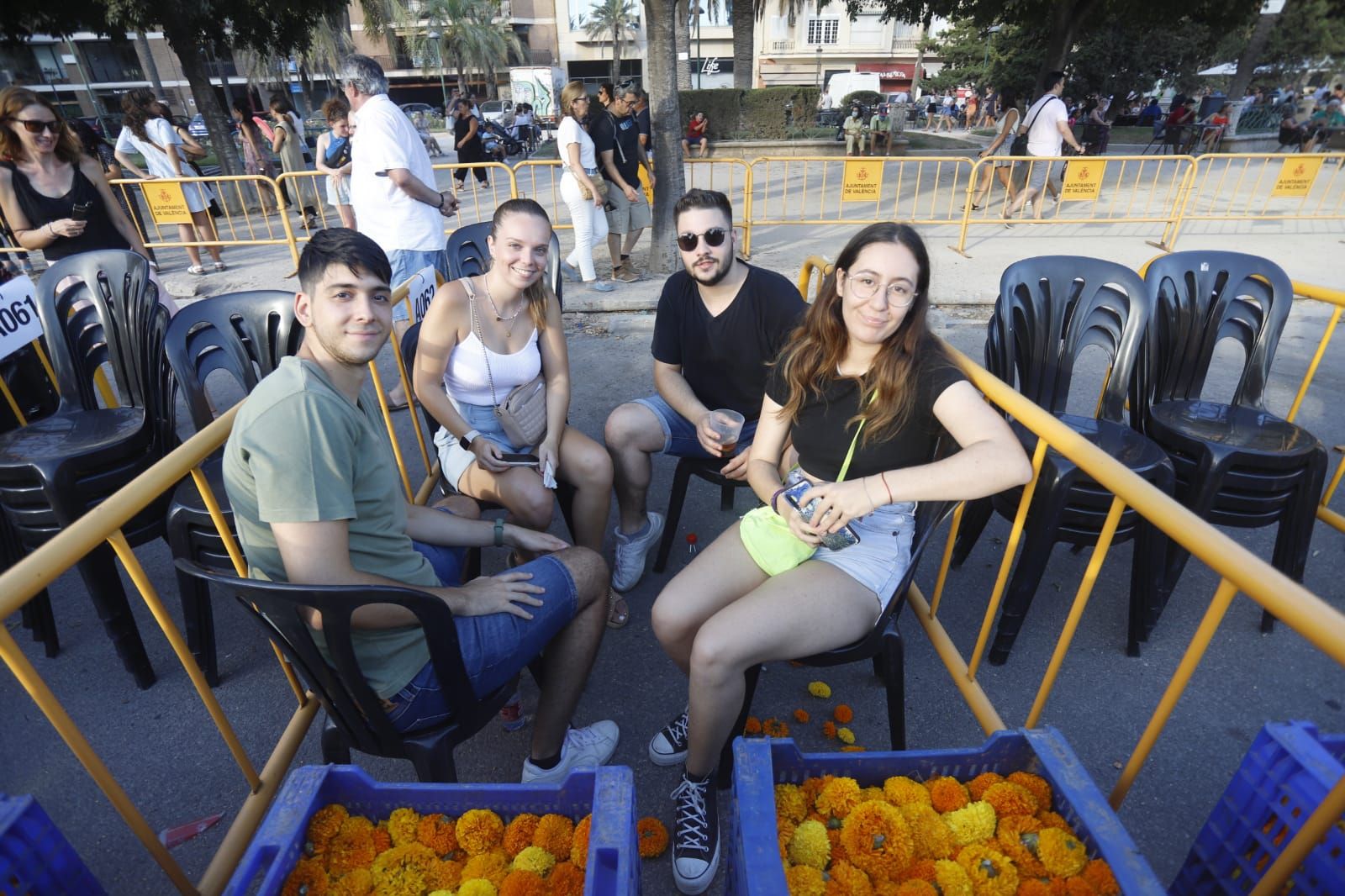 Búscate en los palcos de la Batalla de Flores de València 2022