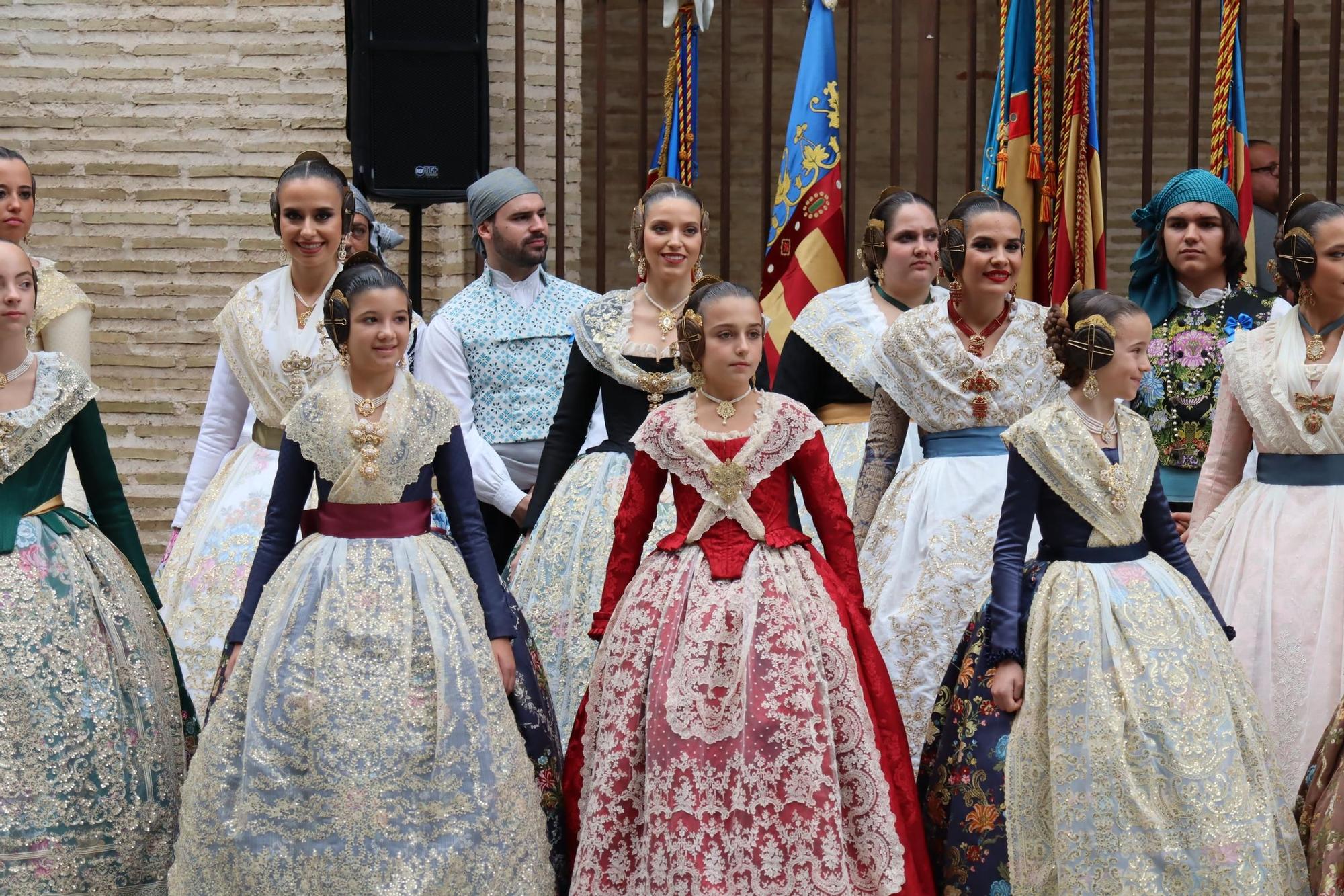 Día grande de Marina, María Estela y las cortes: baño de multitudes en el Marítim