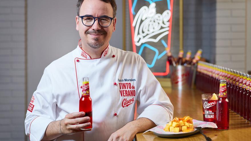 Paco Morales crea una salsa de bravas para maridar con el Tinto de Verano La Casera