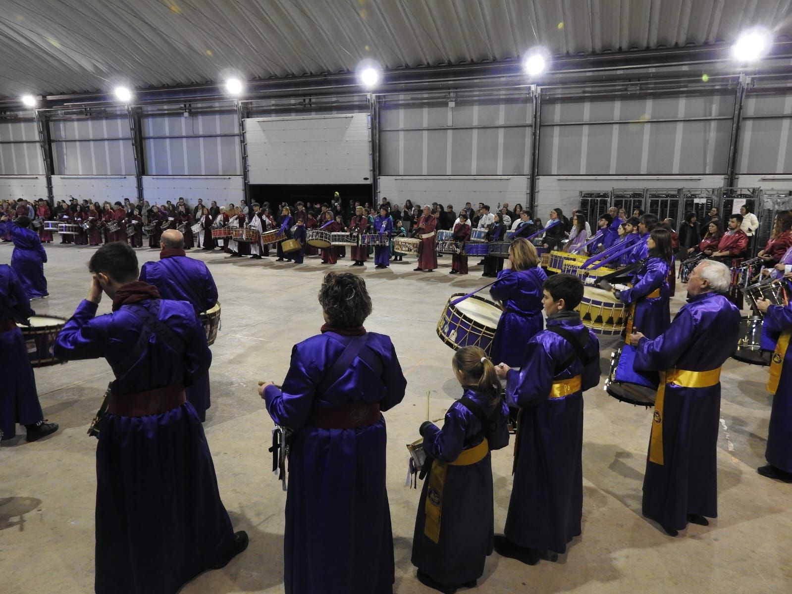 El estruendo de los bombos y los tambores se adueñan de la Vilavella