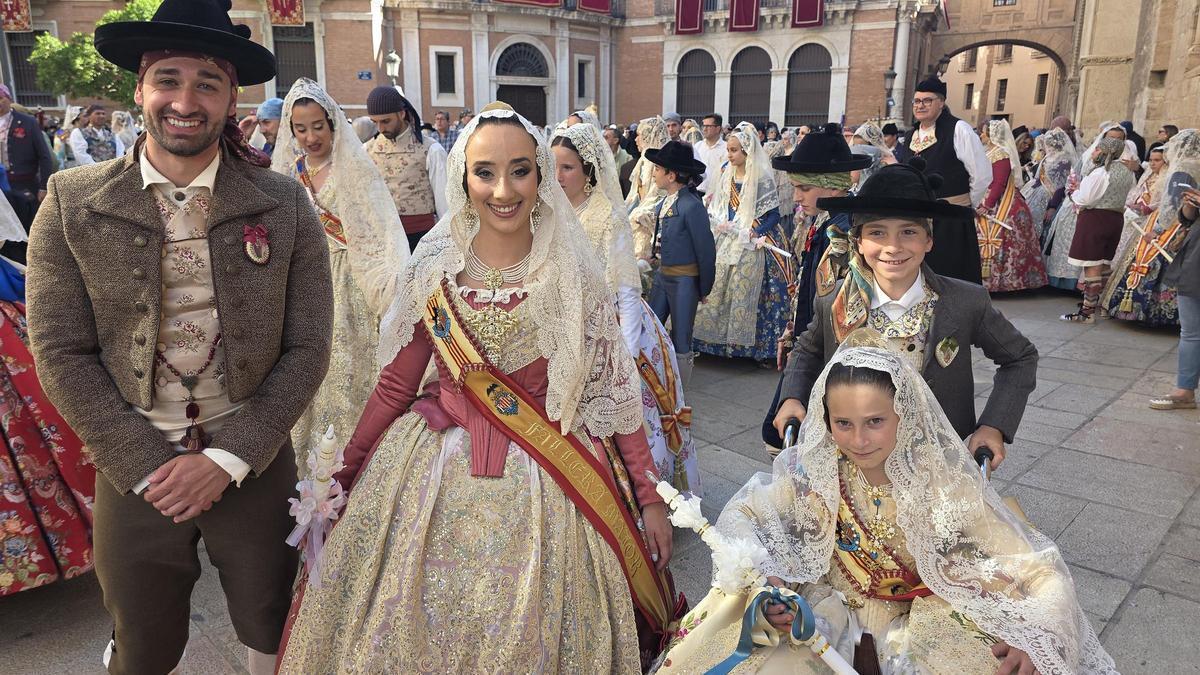Marta, con el resto del cuadro de honor, antes de salir