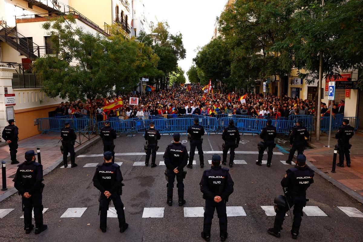 Manifestacions a ciutats de tota España després de l'acord del PSOE i Junts