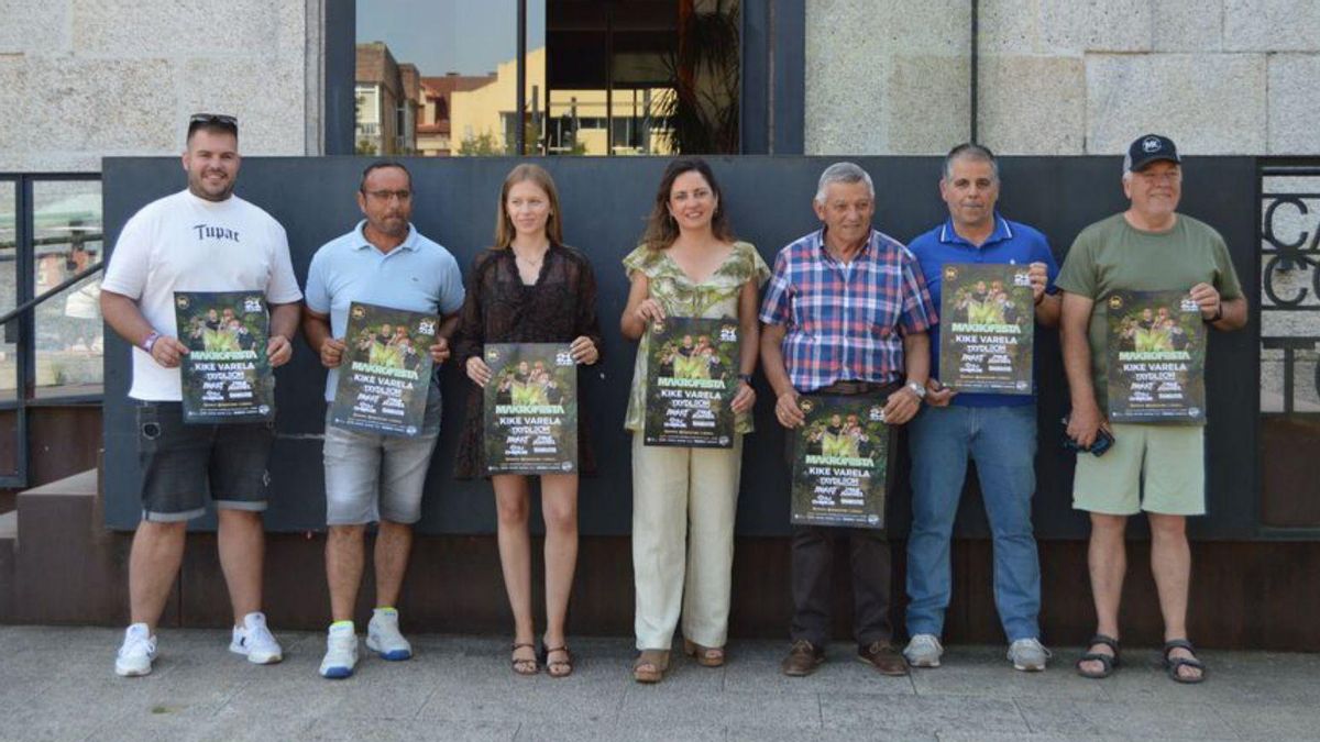 Presentación de la Makrofesta, en el Concello de Tomiño.