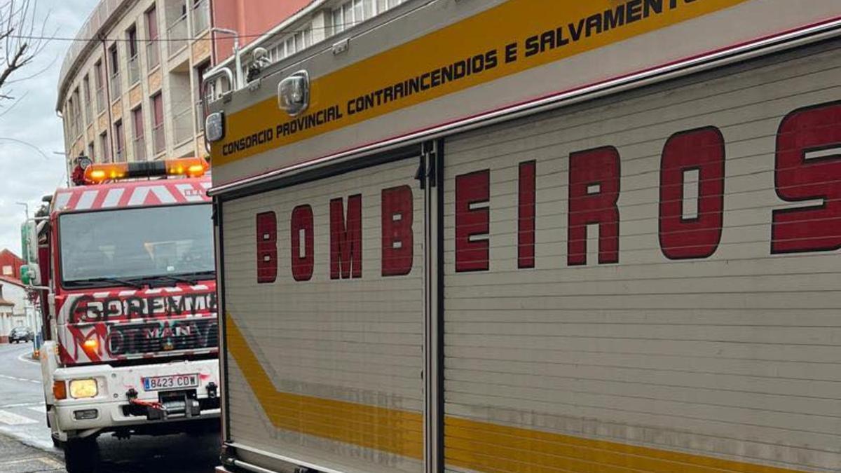 Hasta el lugar fueron movilizados los bomberos del parque de Santa Comba