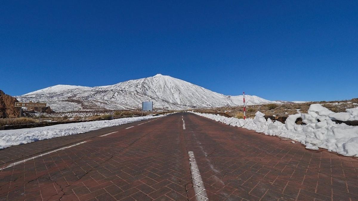 Parque Nacional del Teide nevado