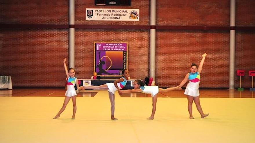 Doscientas gimnastas participan en el campeonato de Archidona