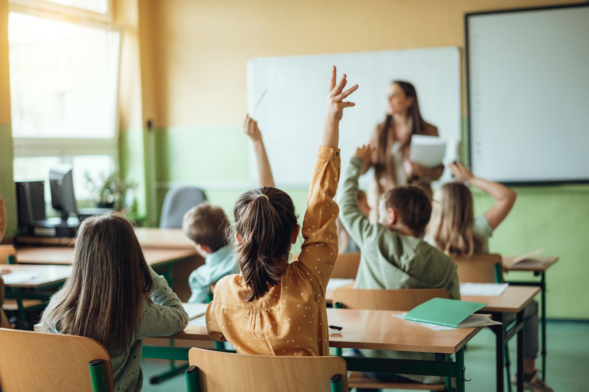 Grupo de niños en clase.